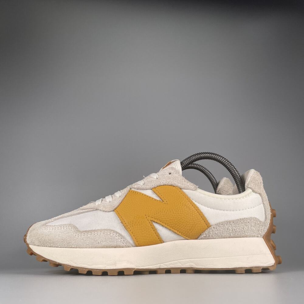 New Balance 327 Women's 8.5 B Sea Salt Golden Hour Gum Running Shoes Sneaker EUC
